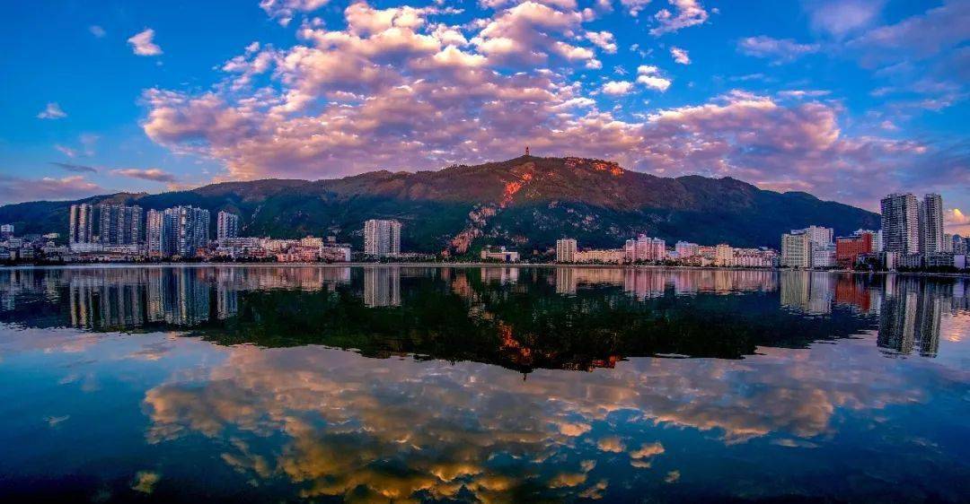 嘿,个旧在等你,把它绘成梦里的模样_金湖