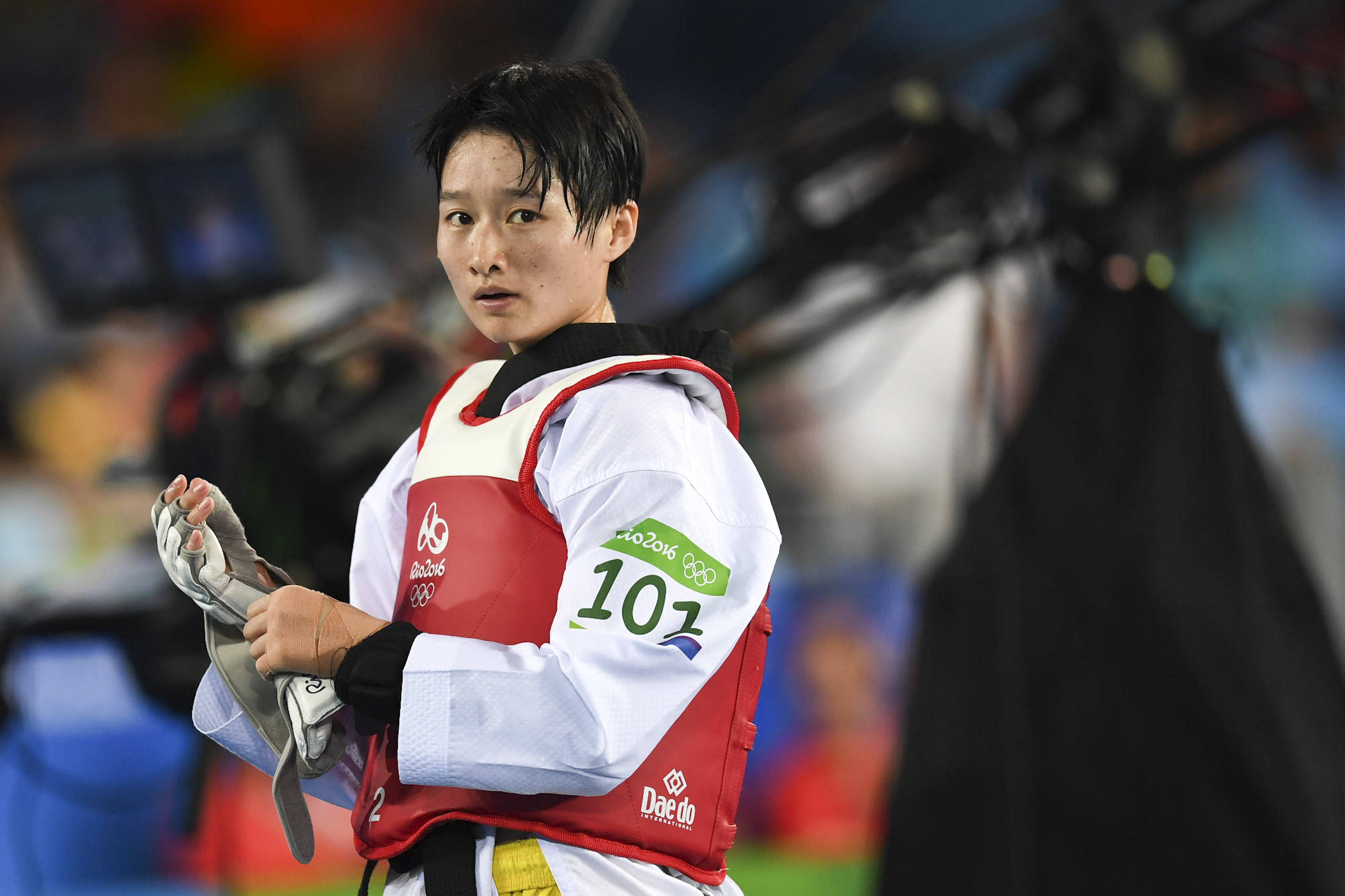 "吴静钰出征东京的那天,她的丈夫侯琨在朋友圈写下这样一段话.