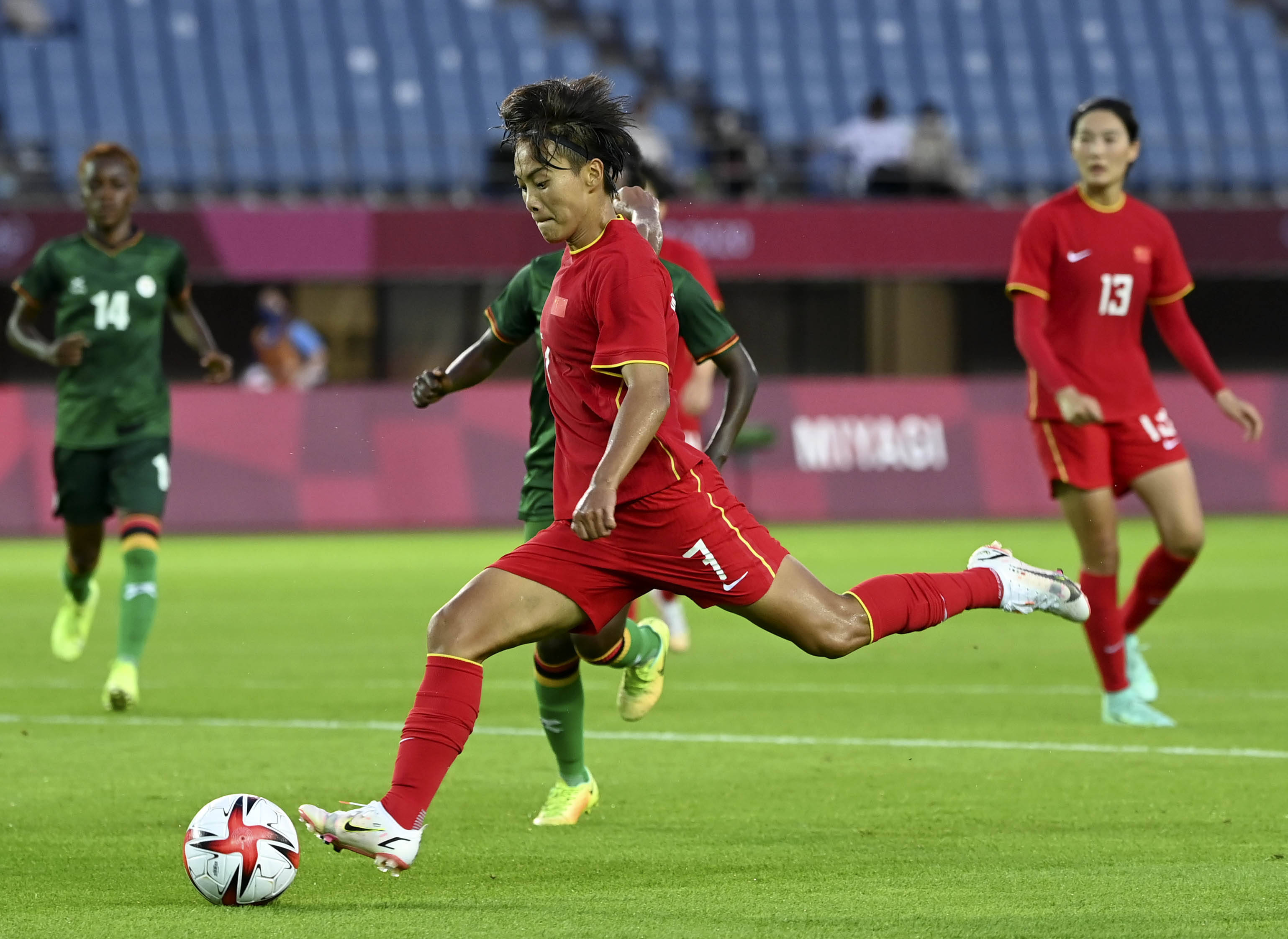 足球——女足小组赛:中国战平赞比亚