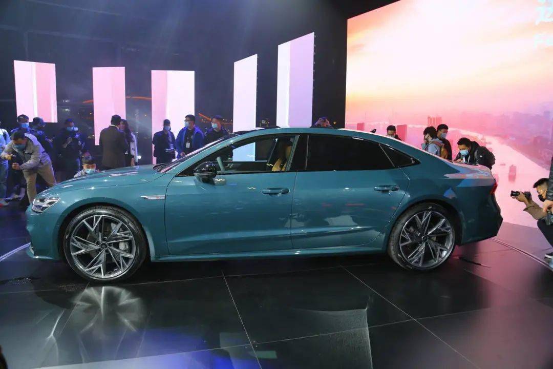 这次真的7头并进了上汽奥迪a7l先行版定价不超70万元