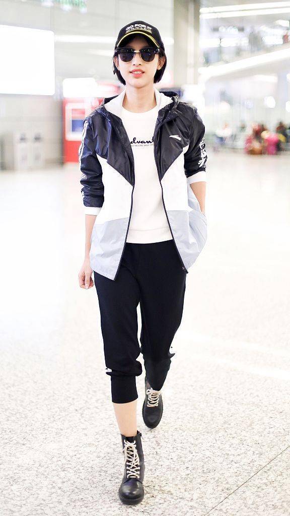 黑色|国货之光冲上热搜 盘点明星们的国货穿搭