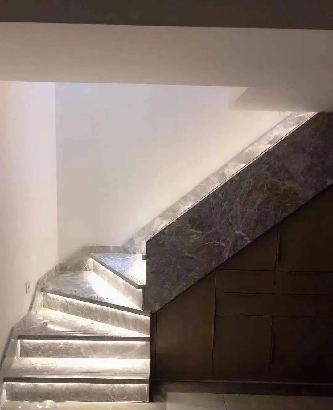 石材楼梯有必要做踢脚线吗有哪些方式呢