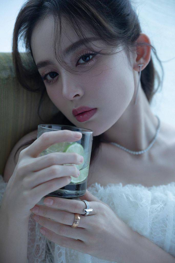 仙女|娜扎夏日青柠大片满满清凉感 蝴蝶结仙女造型尽显轻盈灵动