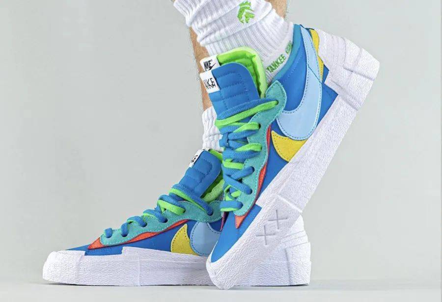 鞋舌|发售倒计时！sacai x KAWS x Nike 上脚新图曝光！