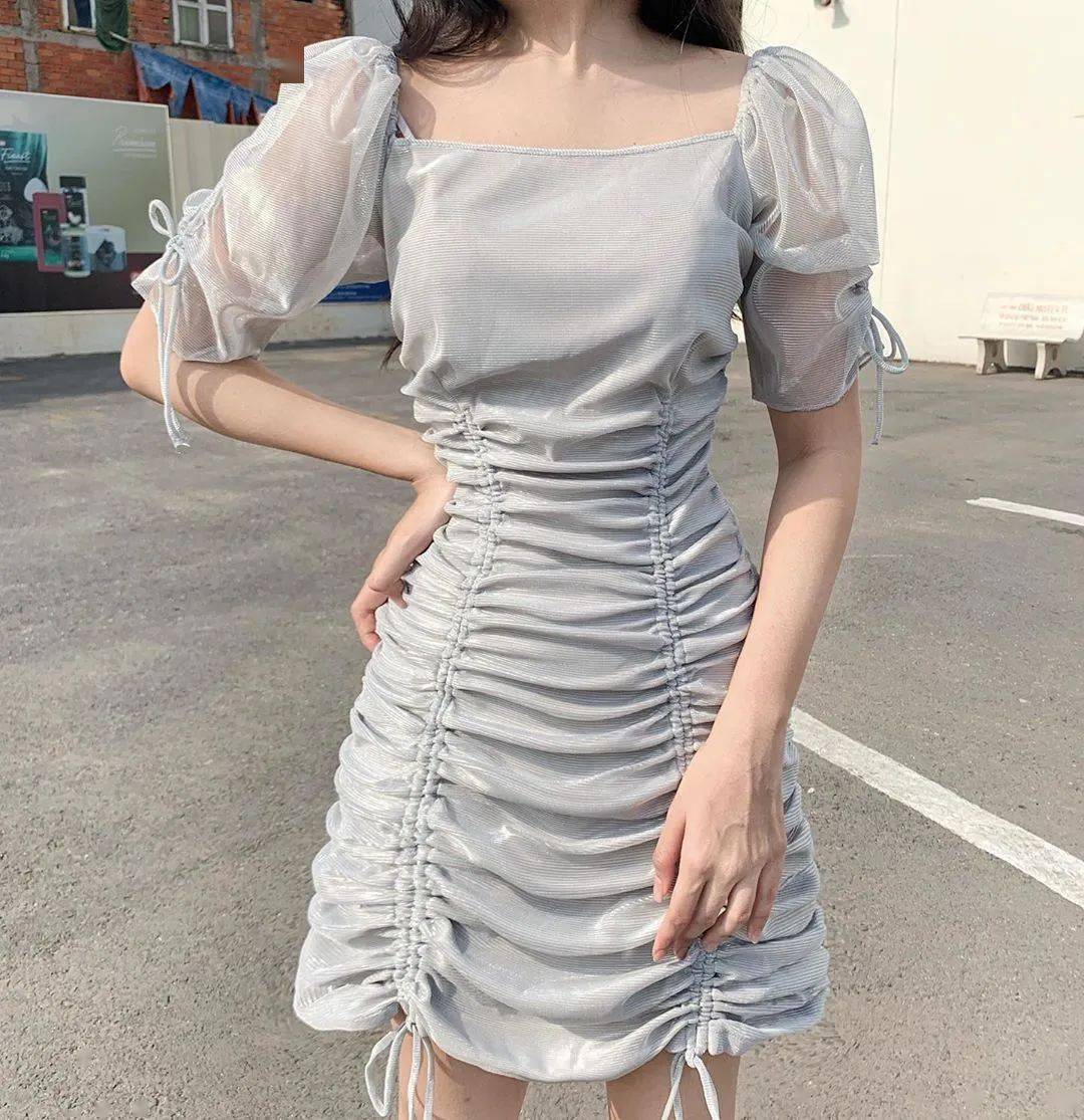 设计|今夏巨美“褶皱风”！显脸小，显身材，时髦女孩一定要穿！