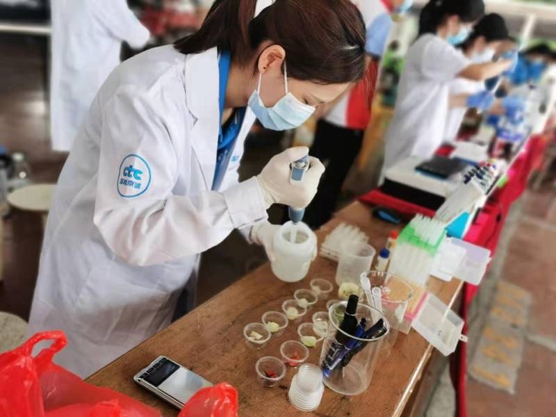 广州番禺为市民提供免费食品检测服务 当天反馈送检结果 活动