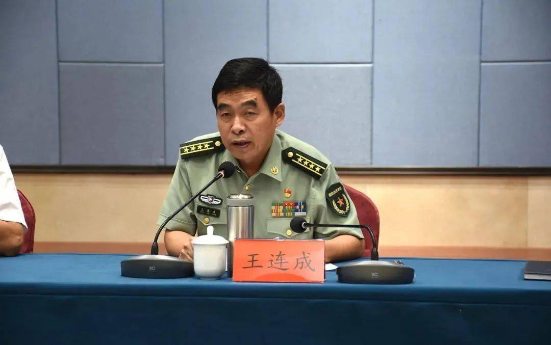 7月23日,兴义军分区宣布兴仁市人武部党委第一书记任职大会在兴仁市