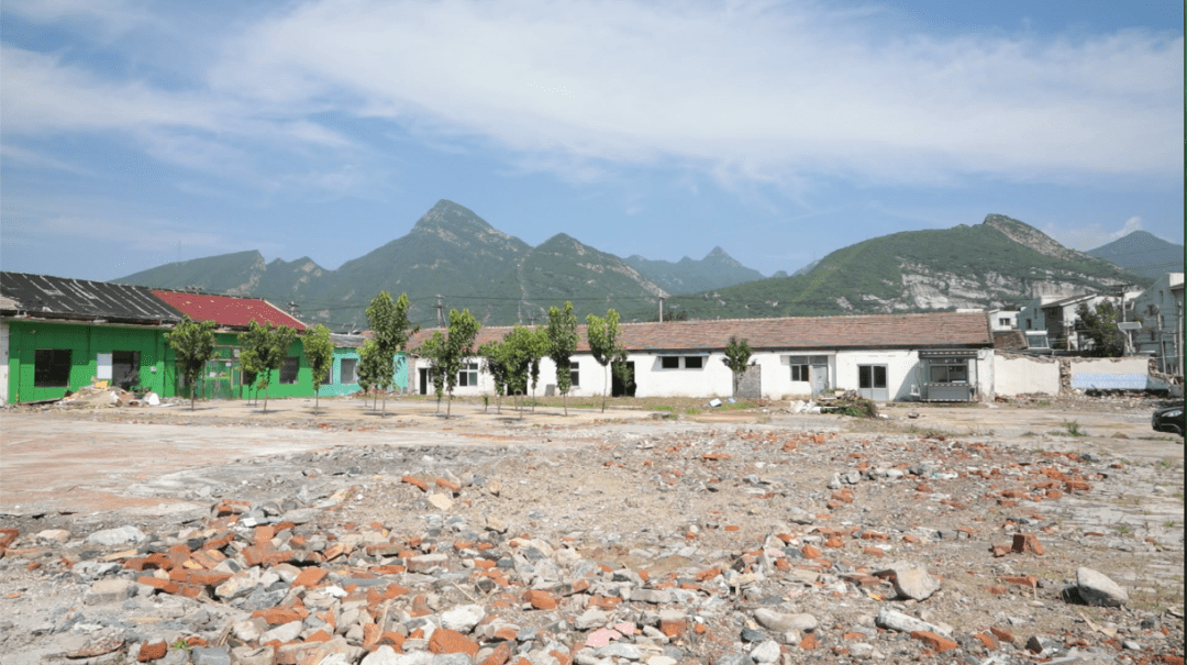 门头沟区军庄镇开展永定河沿线环境整治提升工作