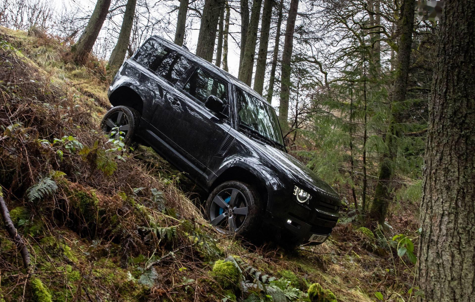 换宝马的44t车大v8路虎新卫士svr版本608马力加速不到5秒