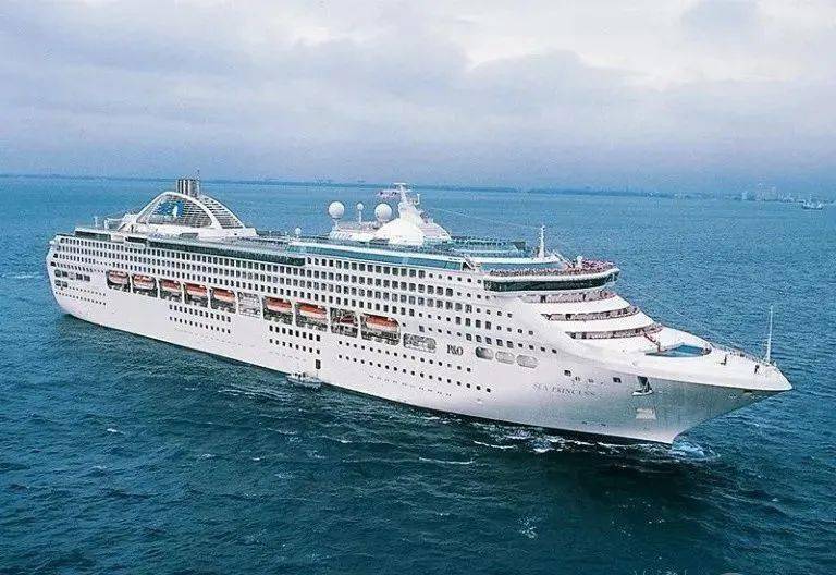 该邮轮现在正式命名为"憧憬号"邮轮(charming)