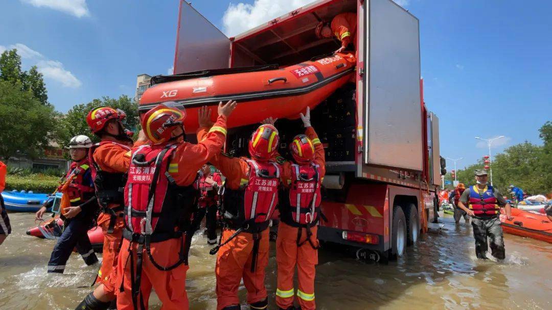 驰援新力量心往一处乡营救卫辉无锡消防在行动