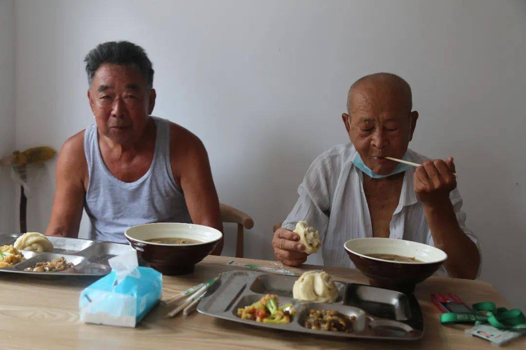 我为群众办实事90西集镇有个助餐点老人都夸饭菜香还实惠