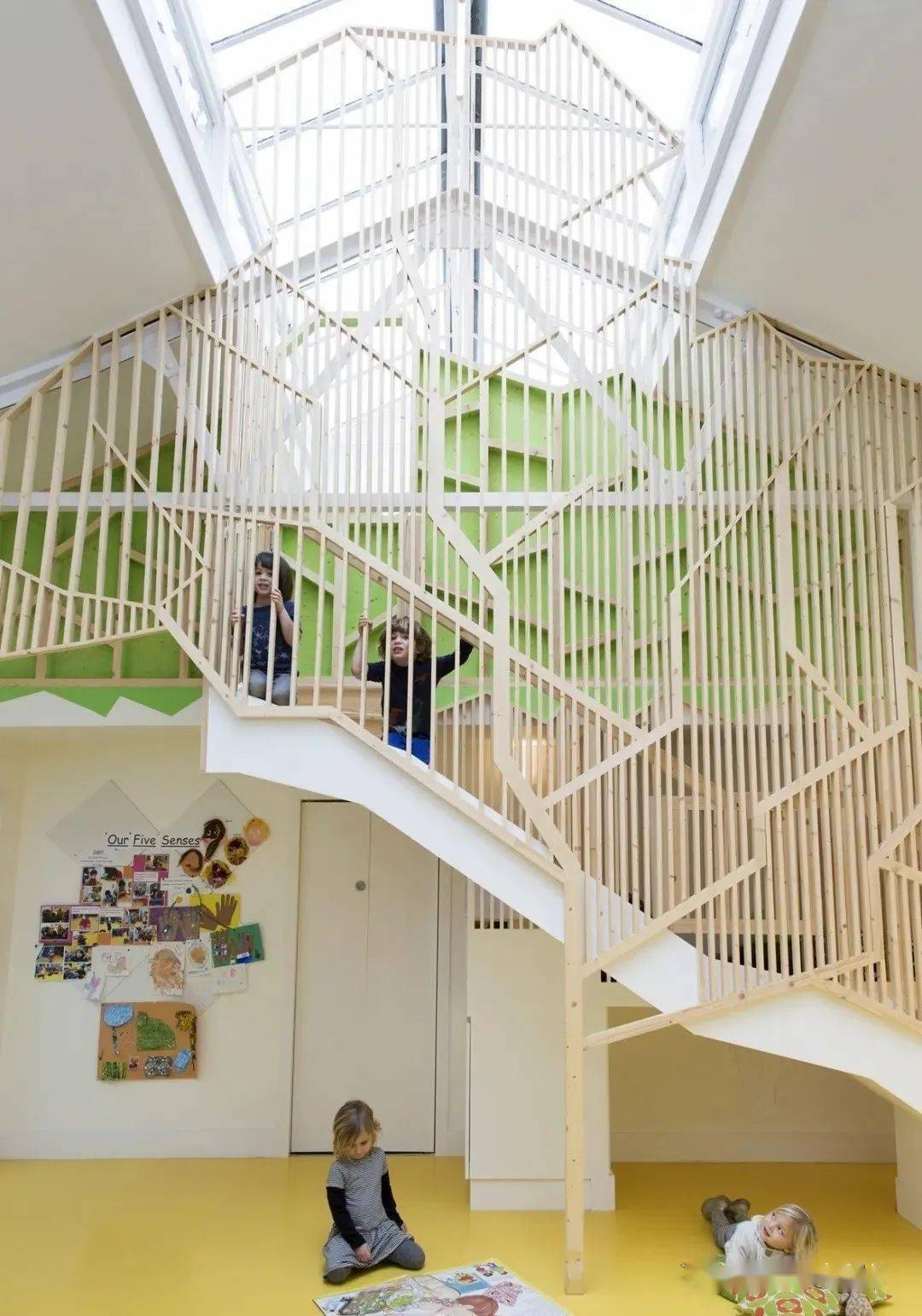 小空间,大作用|这样的装修让幼儿园楼梯有更多可能|设计分享