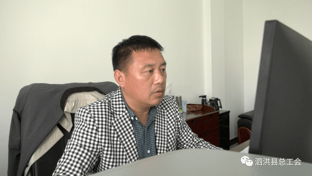 劳模风采乡村振兴路上的带头人张杰峰