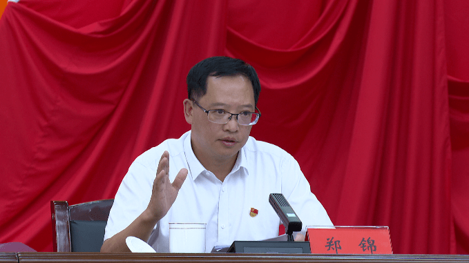 郑锦在讲话中指出,距省级考核评估工作组到富宁县进行创卫考核评估