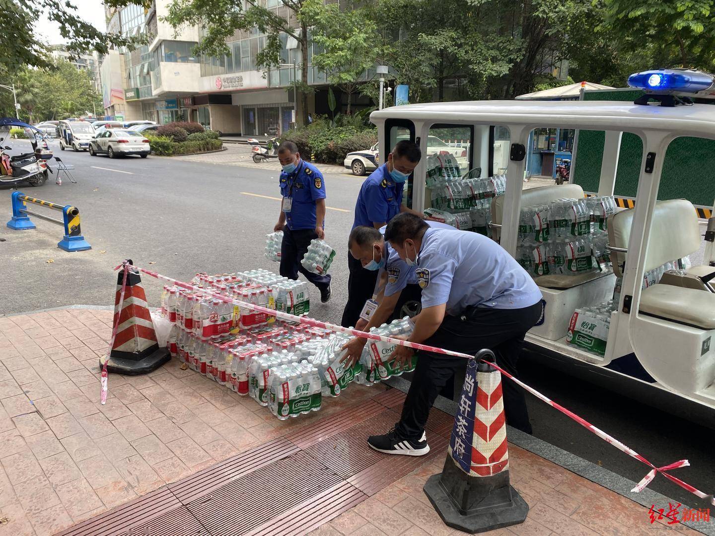 时辰|社区工作人员的“十二时辰”:挨家敲门，一天扫楼4次