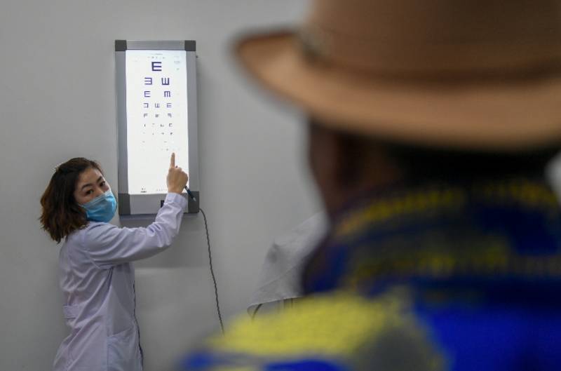 肿瘤|脑肿瘤挤占视神经致左眼几近失明，这个区域的良性瘤也伤眼