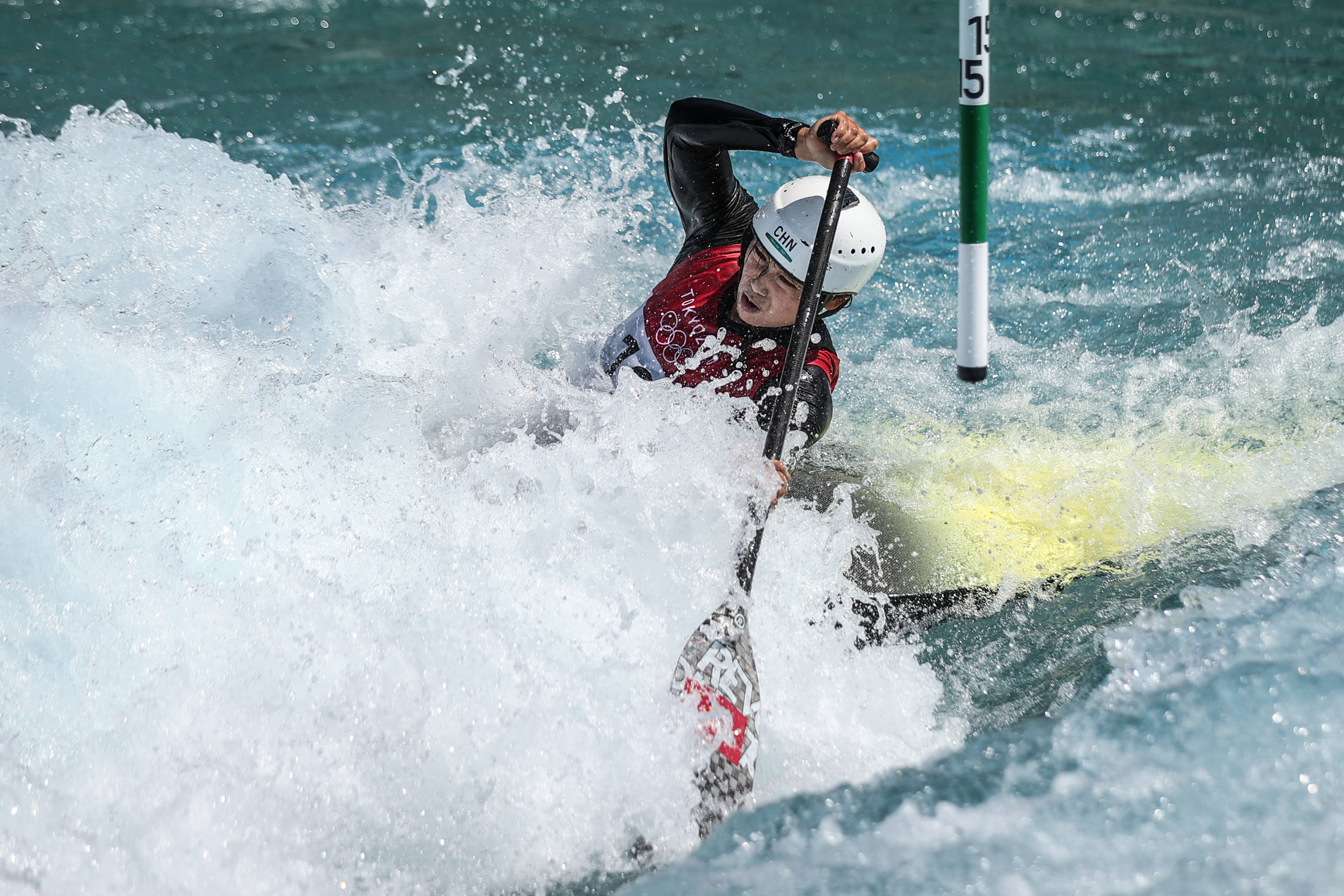 皮划艇激流回旋——女子划艇:陈诗获得第17名