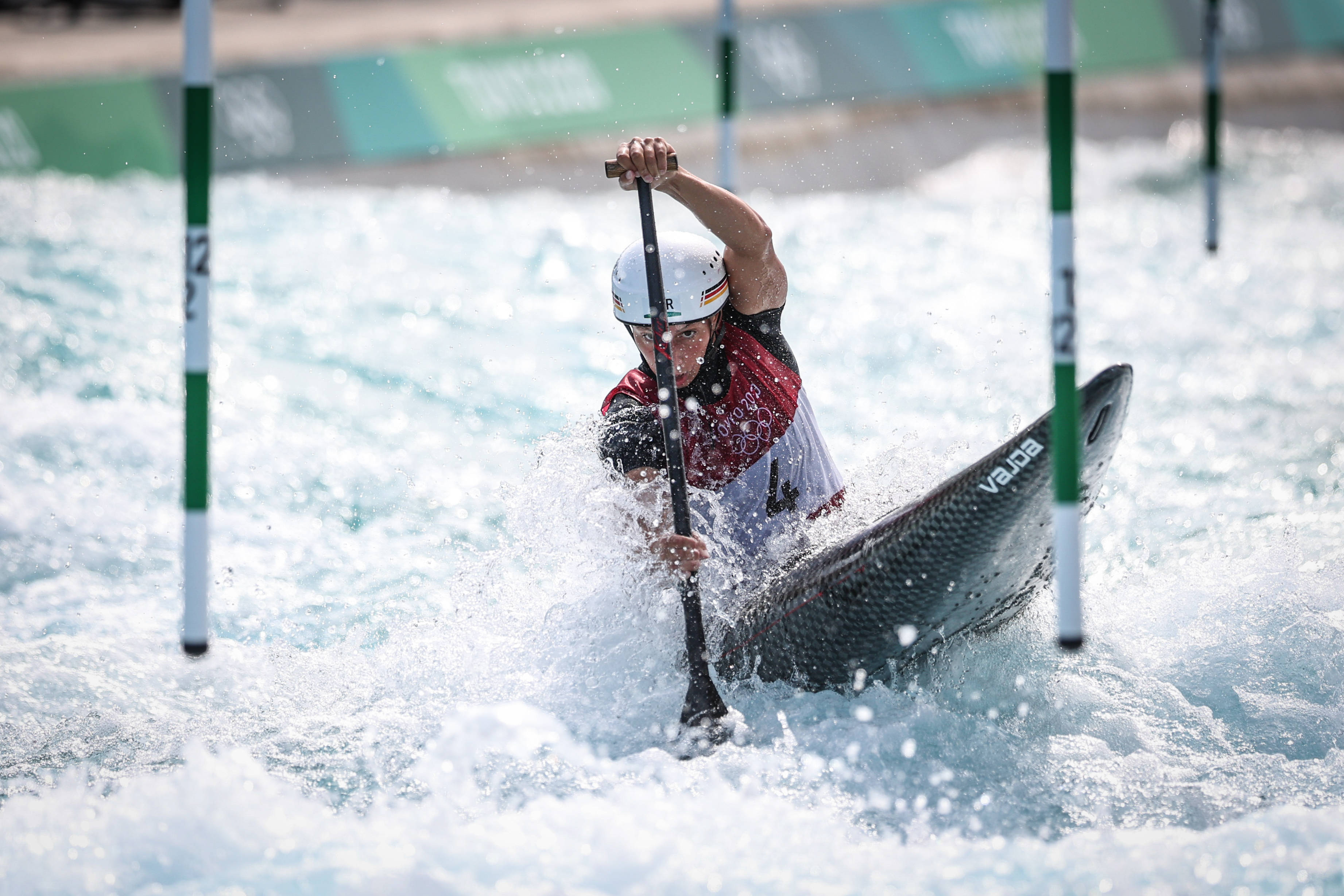 皮划艇激流回旋——女子划艇赛况