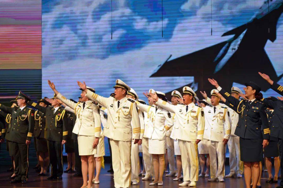 表演唱《我爱祖国的蓝天》《战士与母亲》《我爱这蓝色的海洋》双人舞