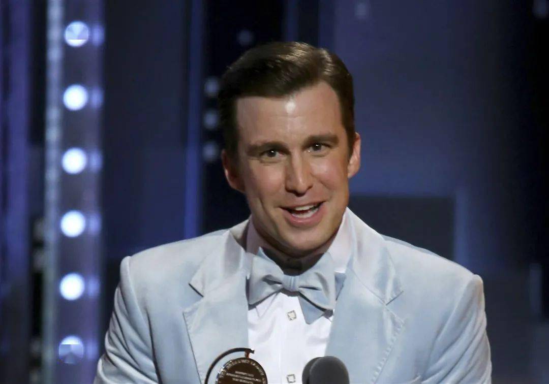 西蒙·豪尔斯(simon halls)在2011年结婚