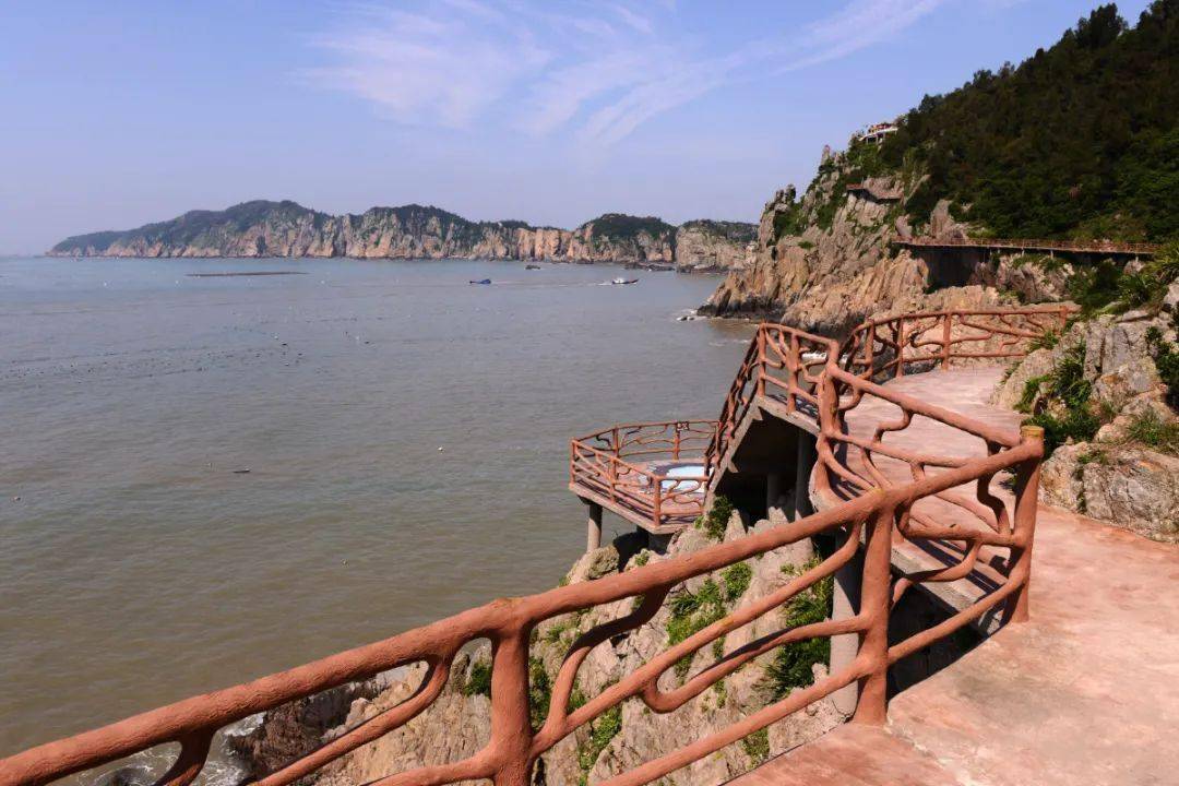 望海楼景区望海楼位于洞头本岛海拔227米的烟墩山,是洞头旅游标志性