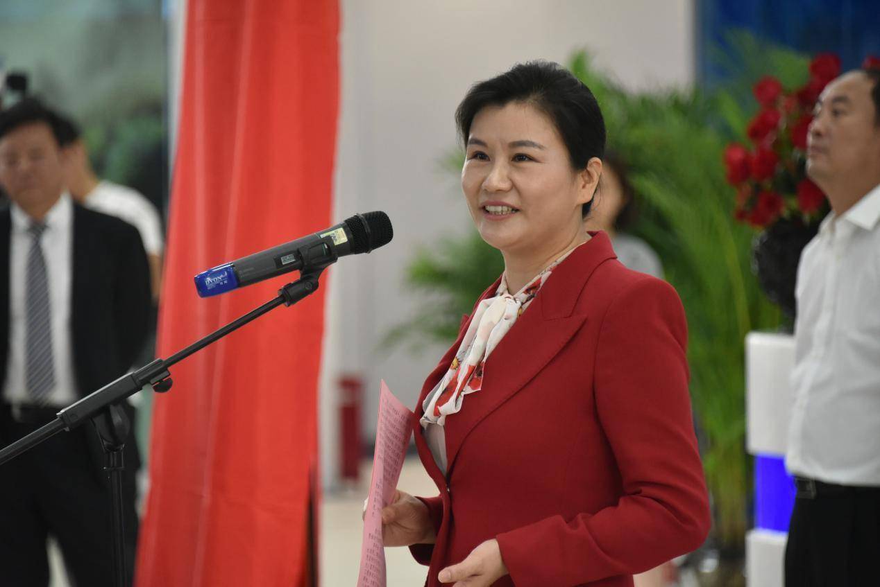 浙江嘉兴第一富豪他是我国隐形的玻璃大王身价420亿