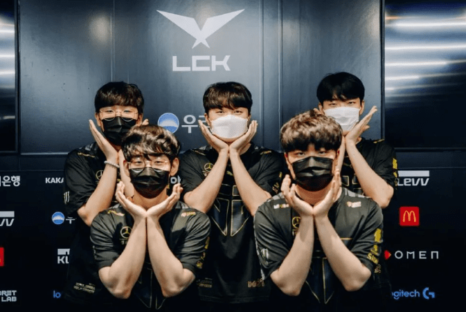 gen战队发布严正公告有粉丝携带凶器进入基地