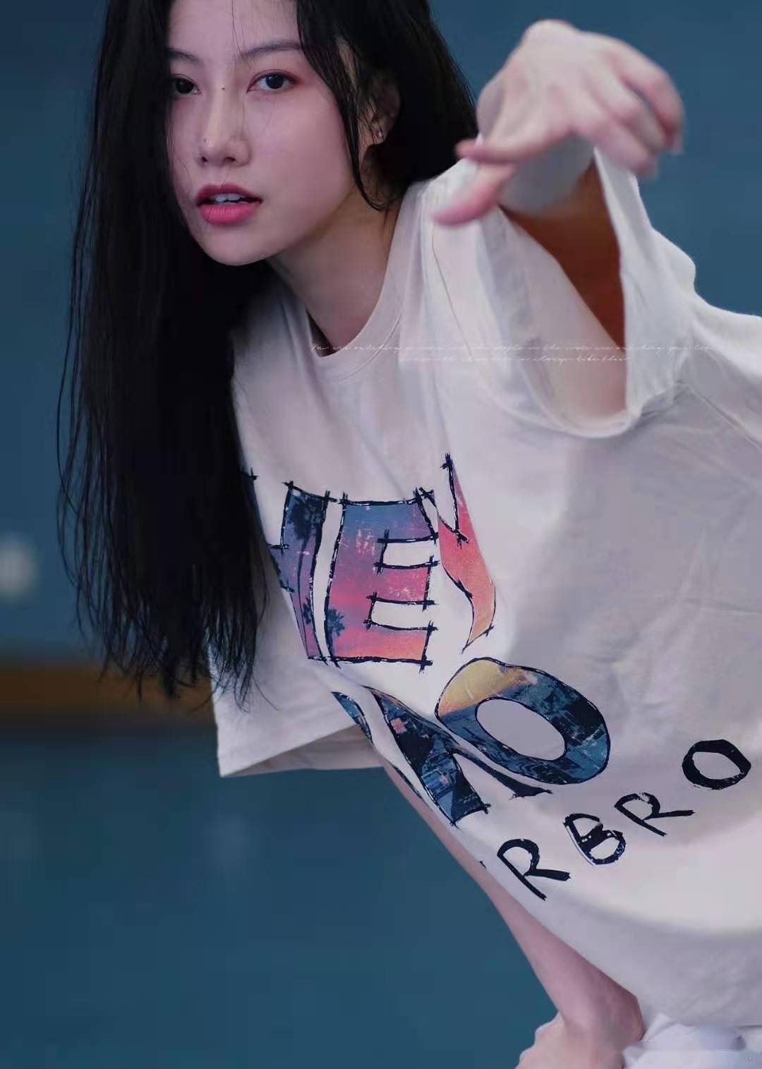 女运动员:郭崎琪,郝婷,黄张嘉洋,刘鑫,许颜书管理人员:张莹翻译:赵洋