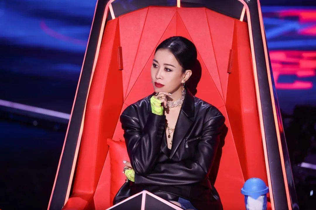 《2021中国好声音》首播告捷,导师上演跨时代音乐对话,重磅选手引发抢