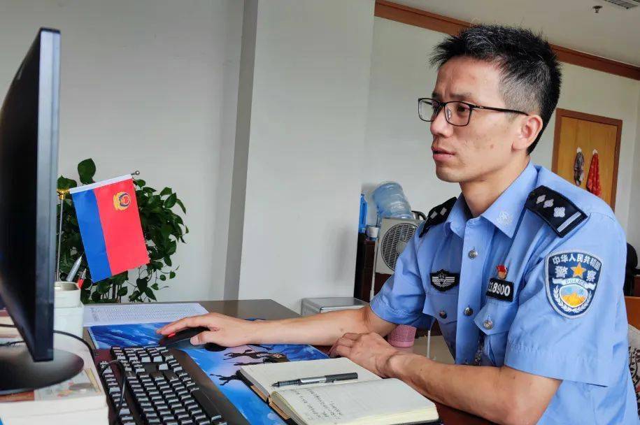 八一61敬丨从橄榄绿到警察蓝你们一直都是英雄二