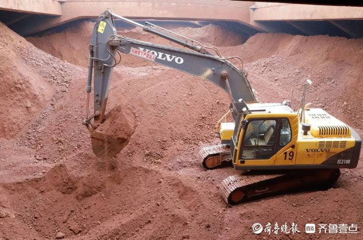项目|船舱内挖掘机作业无人化！烟台港40万吨码头一项目填补国内空白