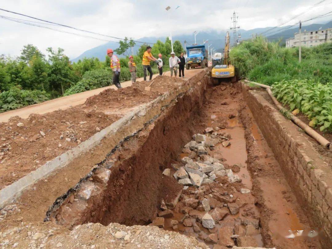 我为群众办实事 | 农村公路横大线水毁修复工程顺利推进_澄江