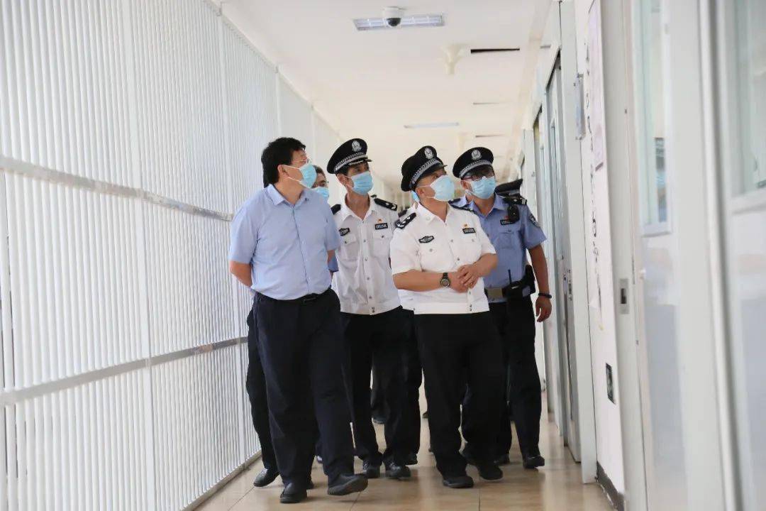 内蒙古自治区党委编办副主任索轶军到呼和浩特高度戒备监狱调研指导