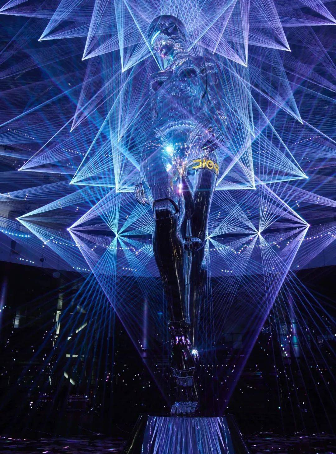 空山基鲨鱼展,来啦!就在广州k11!还能听歌 逛k市,夏天就要这么玩!