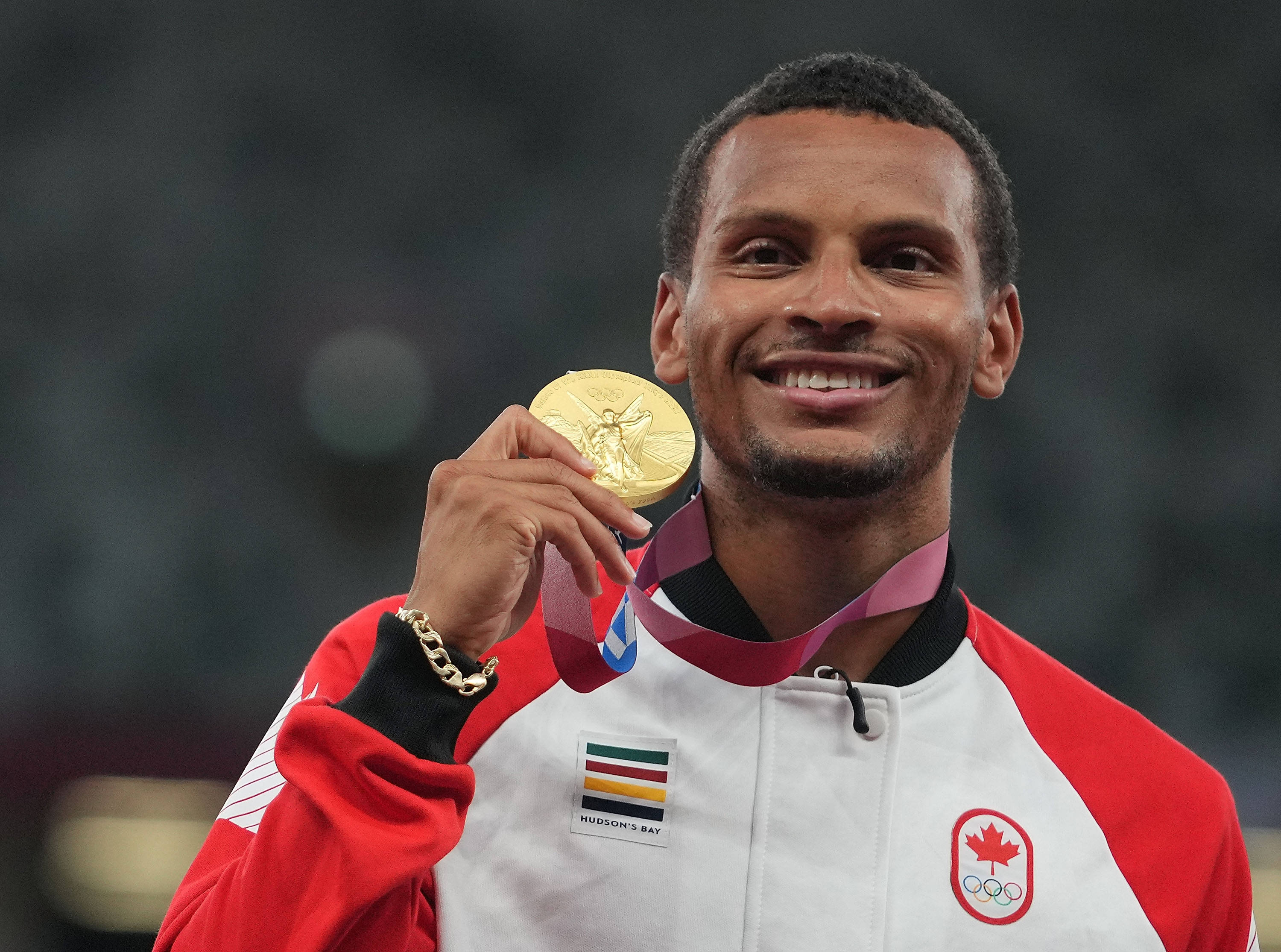 新华社照片,东京,2021年8月5日8月5日,加拿大选手德格拉塞在男子200米