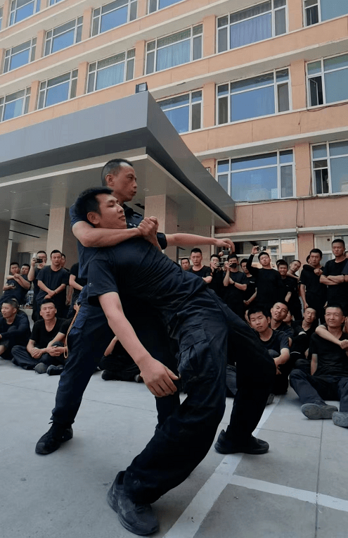 合作交流湘警职院为甘肃新警开展警察狱内执法遇抗控制教学专题讲座