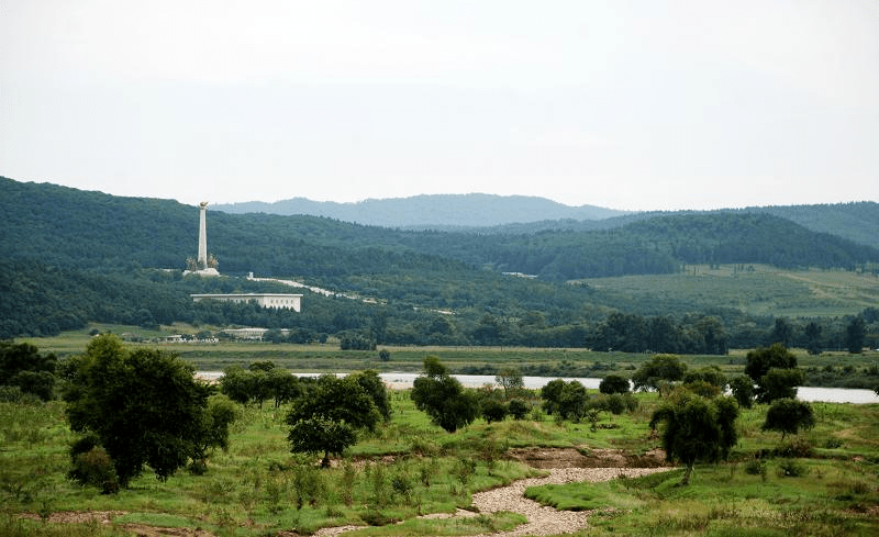 凉水断桥是图们市凉水镇与朝鲜稳城郡之间的大桥,原名"稳城大桥",俗称
