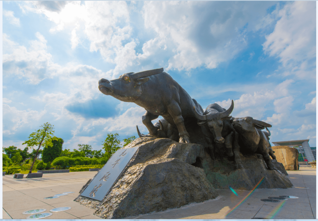 18岁 崇左正青春硬是在乱石堆上建起一座魅力新城你以九牛爬坡的韧劲