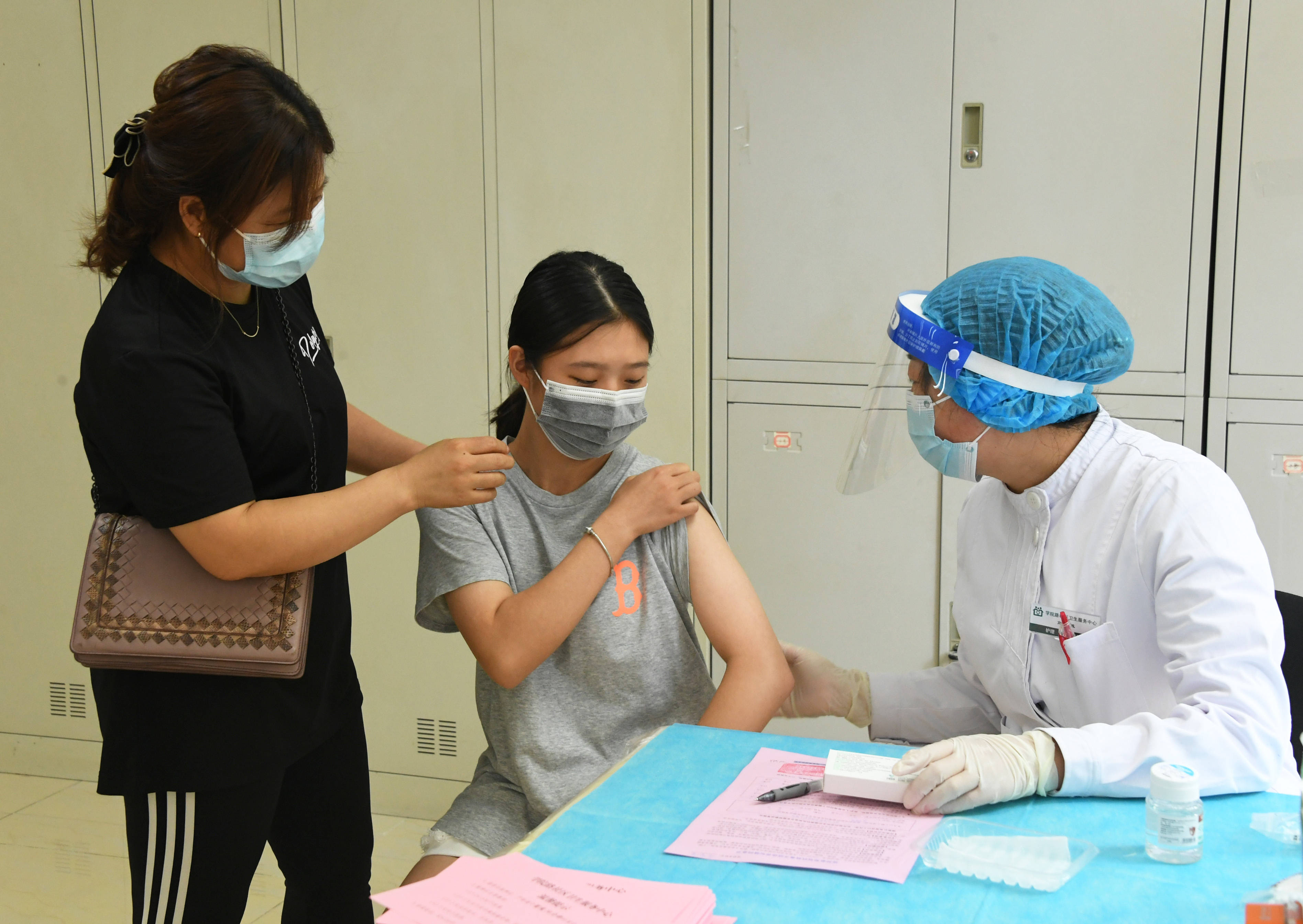 北京海淀保障12至17岁未成年人新冠疫苗接种工作
