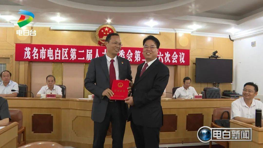 点上方"蓝色字"关注加群