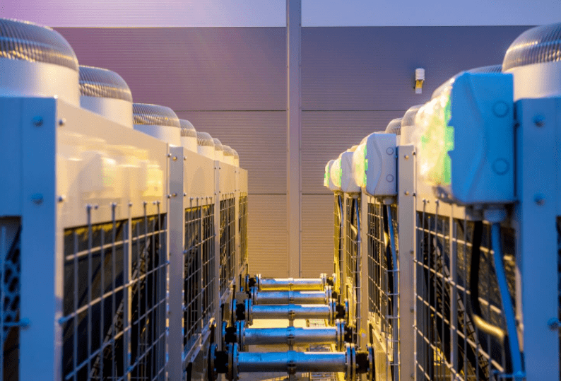 应监测主要风向,特别是与孵化室的进风口和排气点有关的风向,以避免从