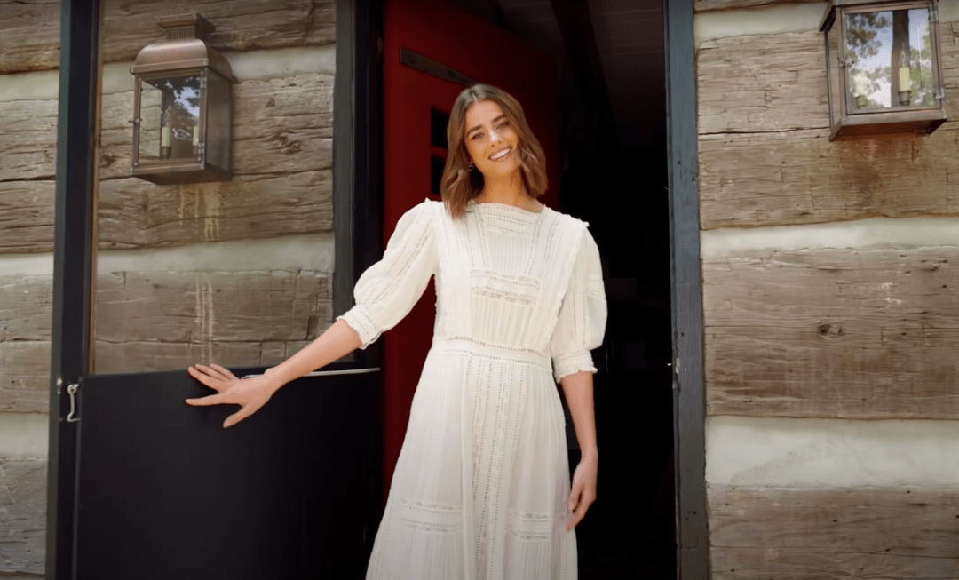 25岁维密超模小泰山336㎡质感小木屋曝光满满少女心网友宛如天堂