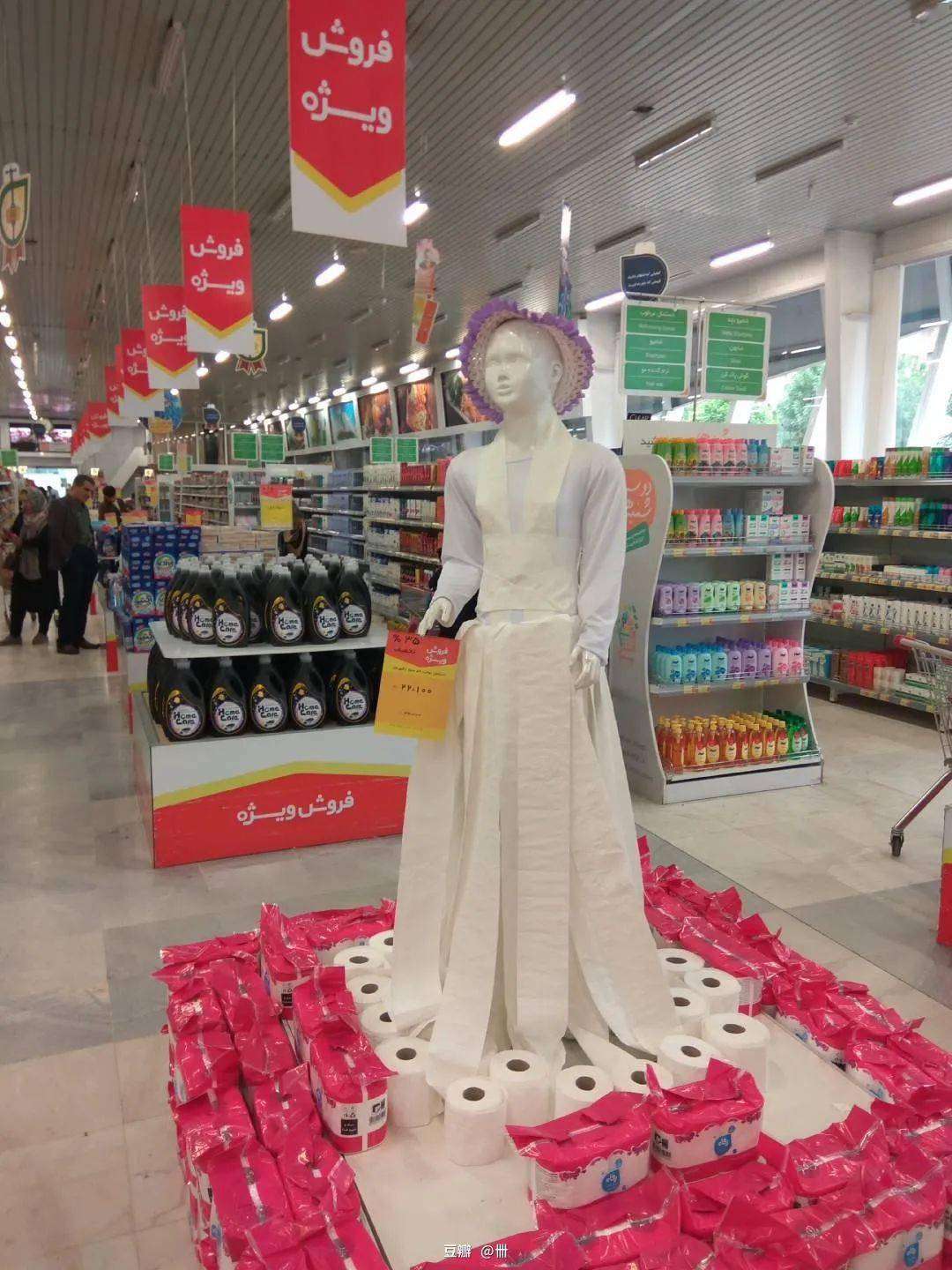 中国商场里假模特的狂野,凡人根本降不住_假人