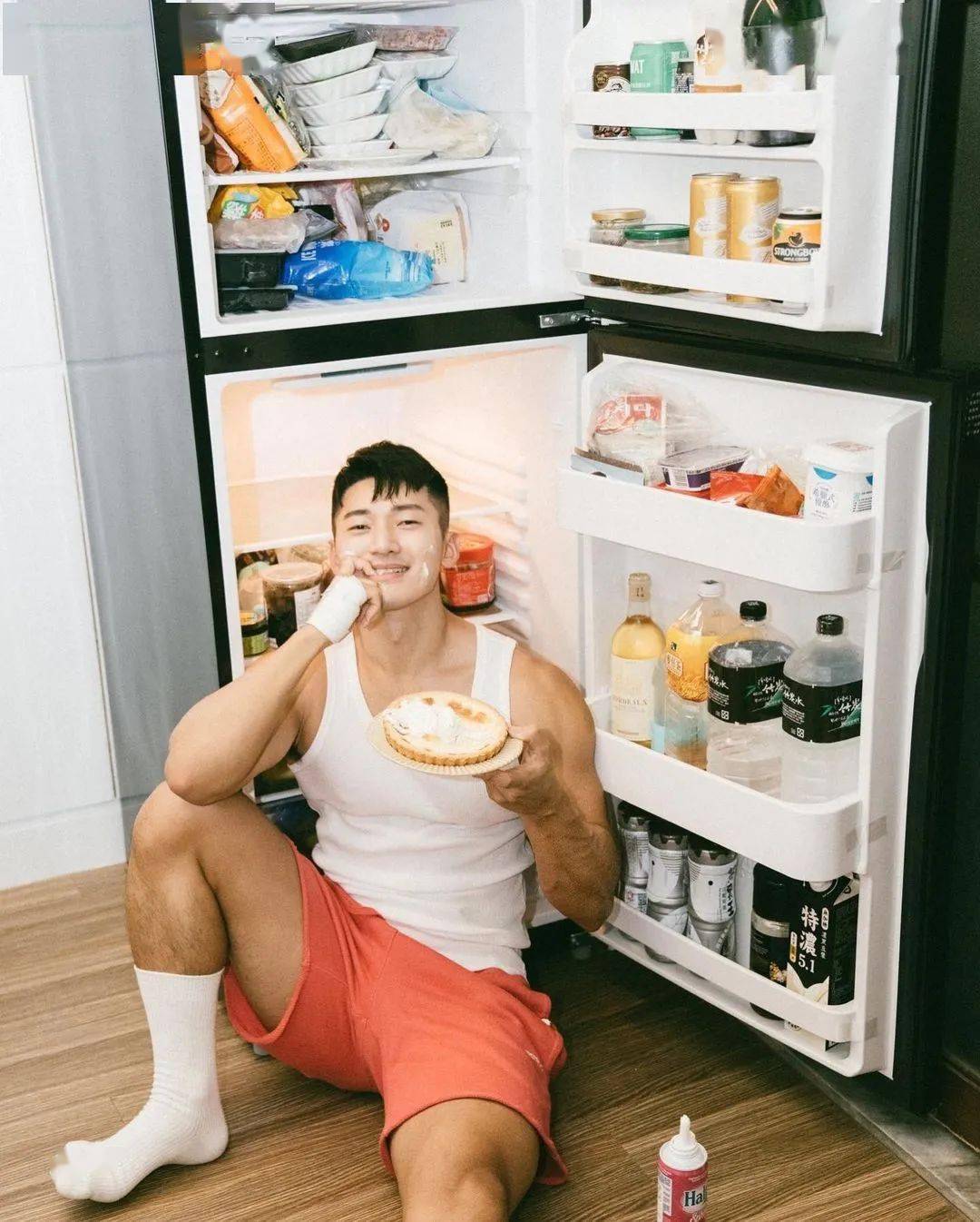 宅男在家拍写真