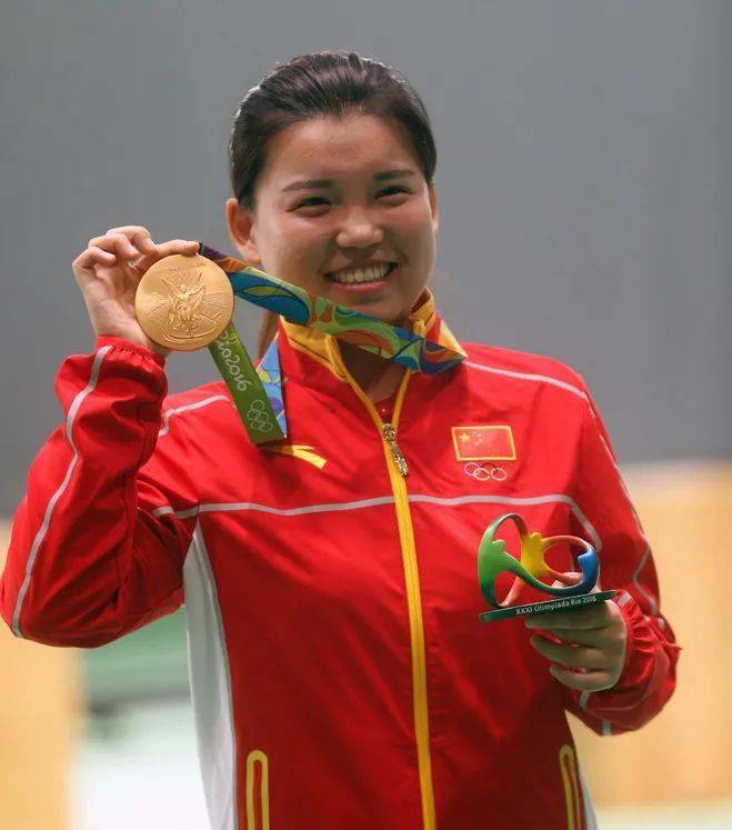 李越宏在男子25米手枪速射决赛中获得季军每一位奖牌获得者背后的付出