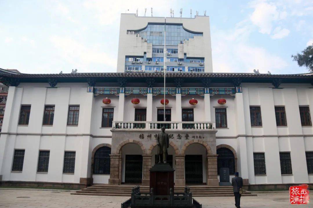 福州中山纪念堂位于福州市中山路23号大院内.