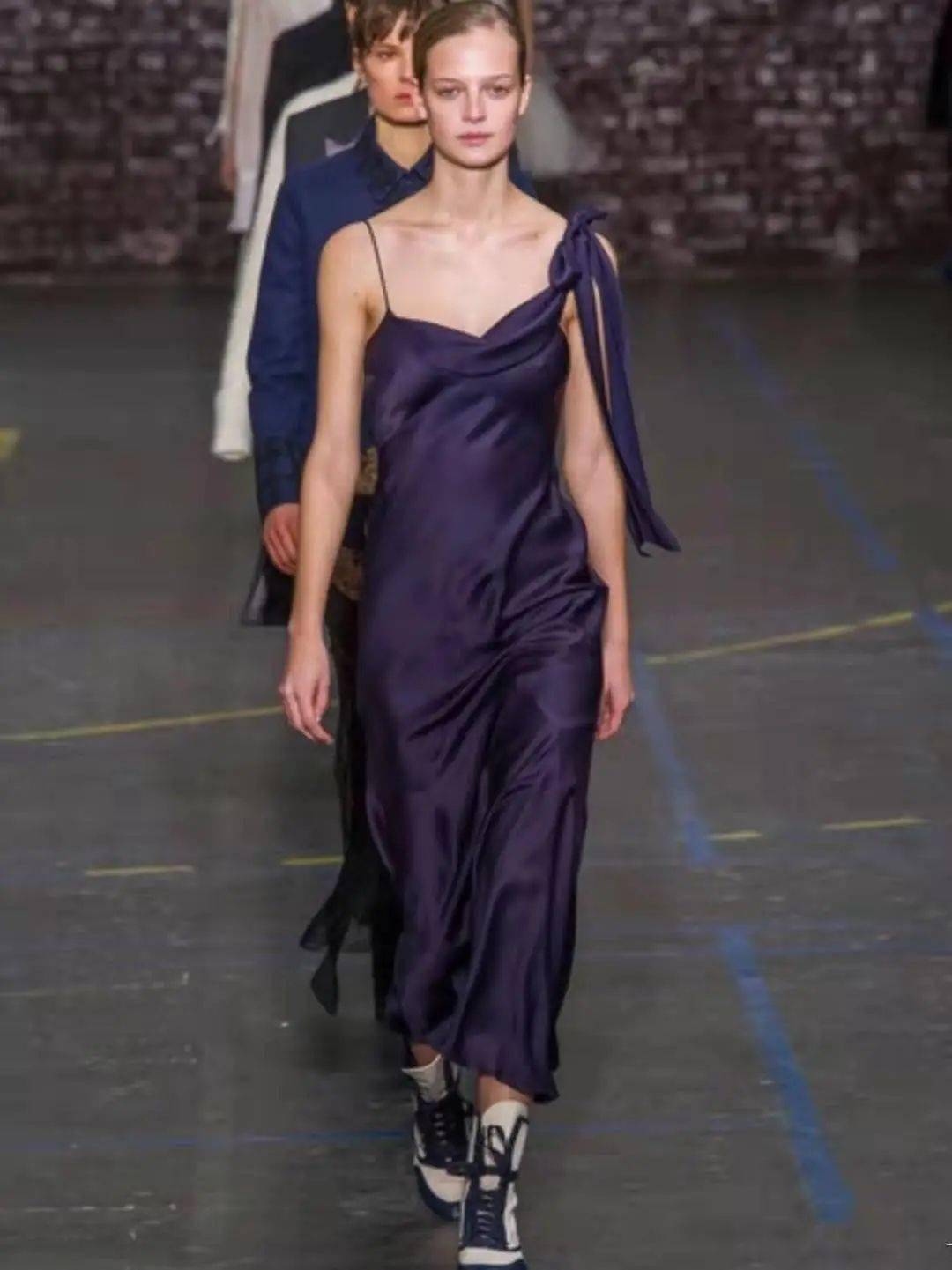 职场|人类“高质量女性”都在穿什么？