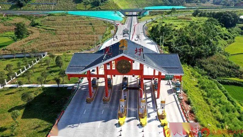 速来河报记者带你打卡都巴高速沿途各隧道口景观细细玩味