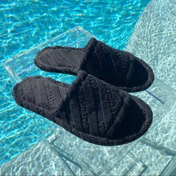 因为|穿拖鞋，爽。一直穿拖鞋，一直爽！